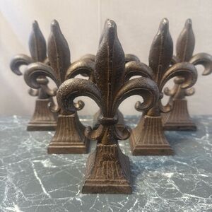 Vintage Cast Iron Fleur De  Finial  Lot Of 6 Finials